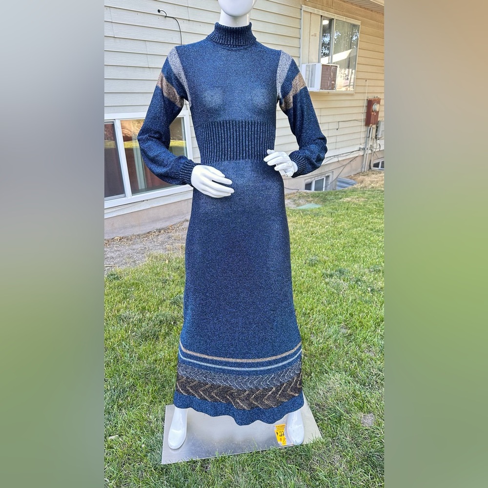 Elegant Blue vintage Neck dress